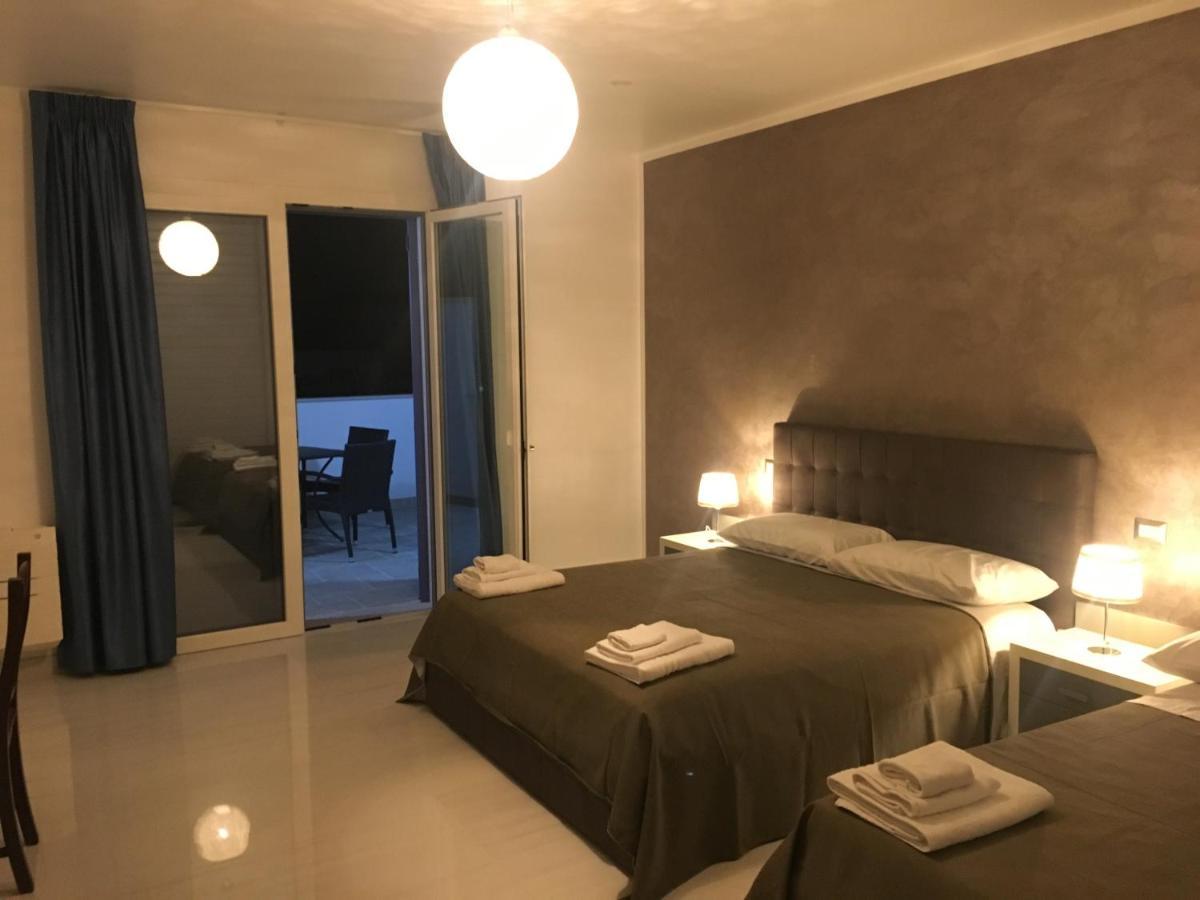 ليتشي Madigans Rooms Bed&Breakfast المظهر الخارجي الصورة