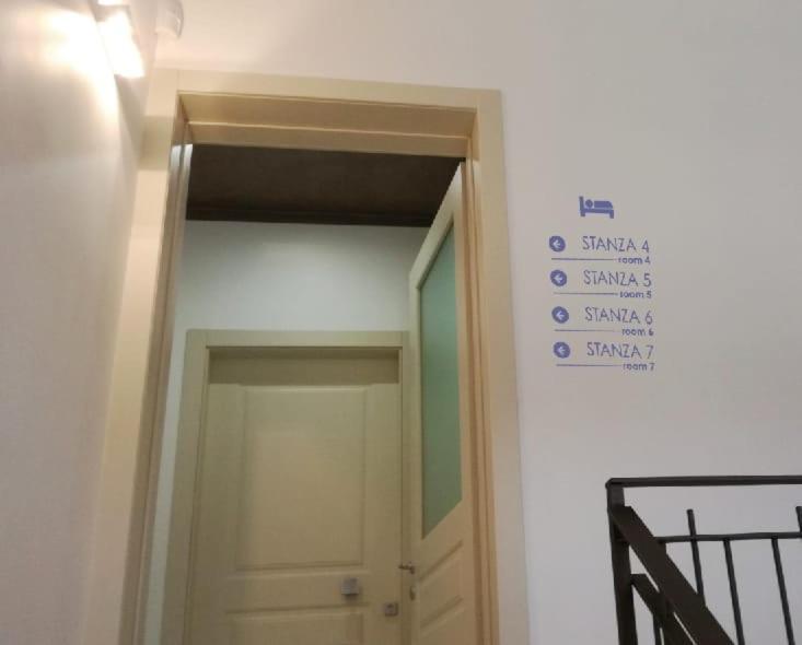 ليتشي Madigans Rooms Bed&Breakfast المظهر الخارجي الصورة