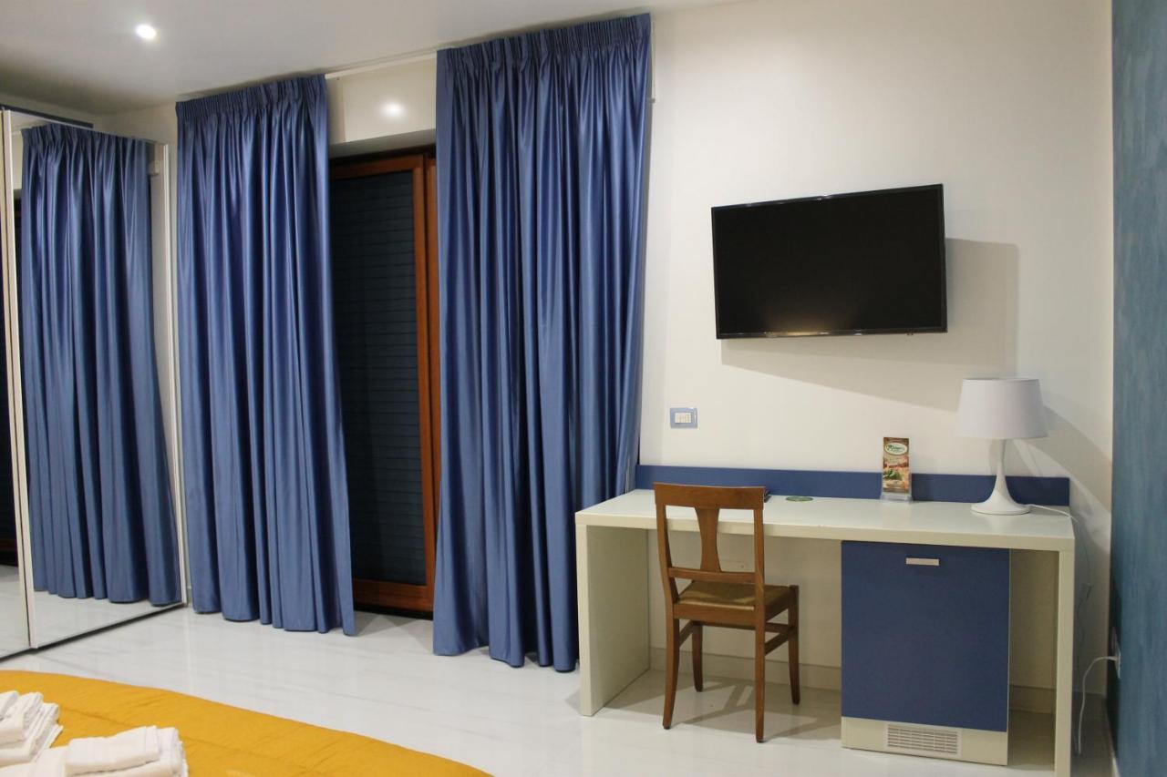 ليتشي Madigans Rooms Bed&Breakfast المظهر الخارجي الصورة