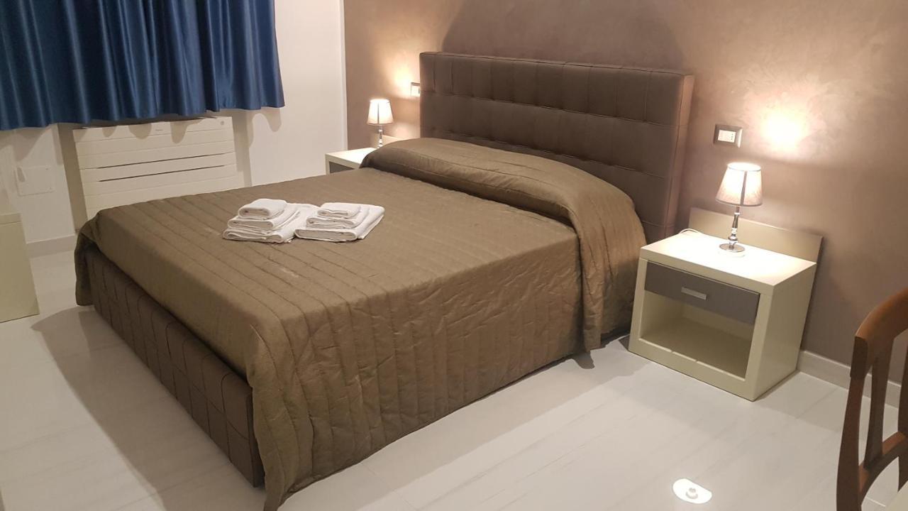 ليتشي Madigans Rooms Bed&Breakfast المظهر الخارجي الصورة