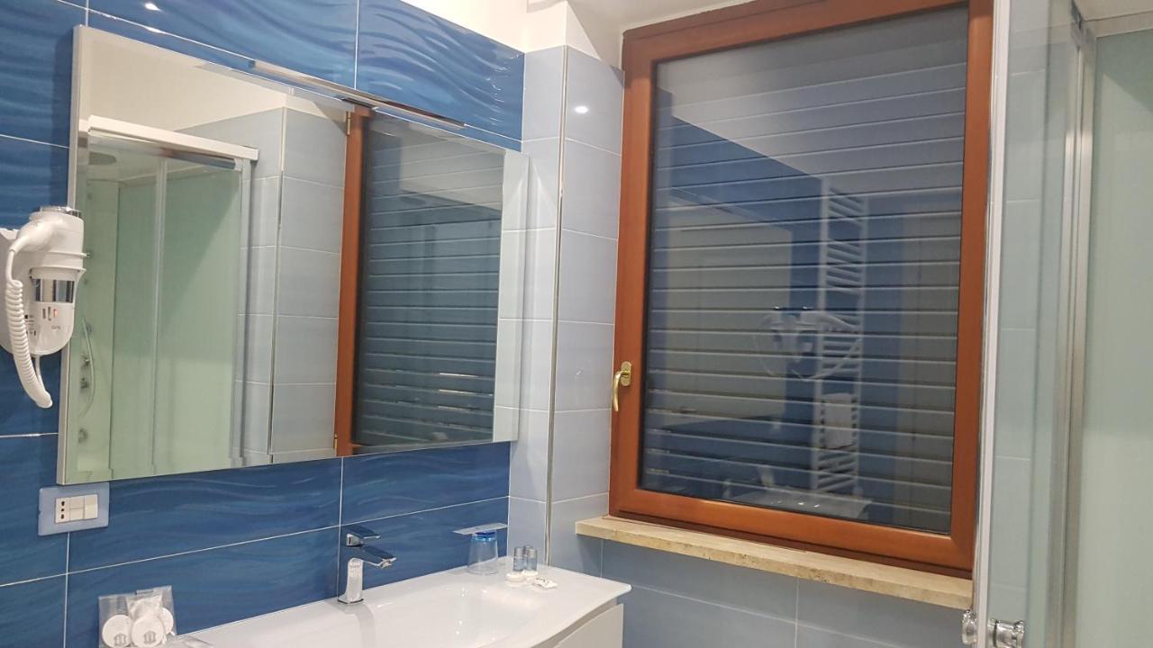 ليتشي Madigans Rooms Bed&Breakfast المظهر الخارجي الصورة
